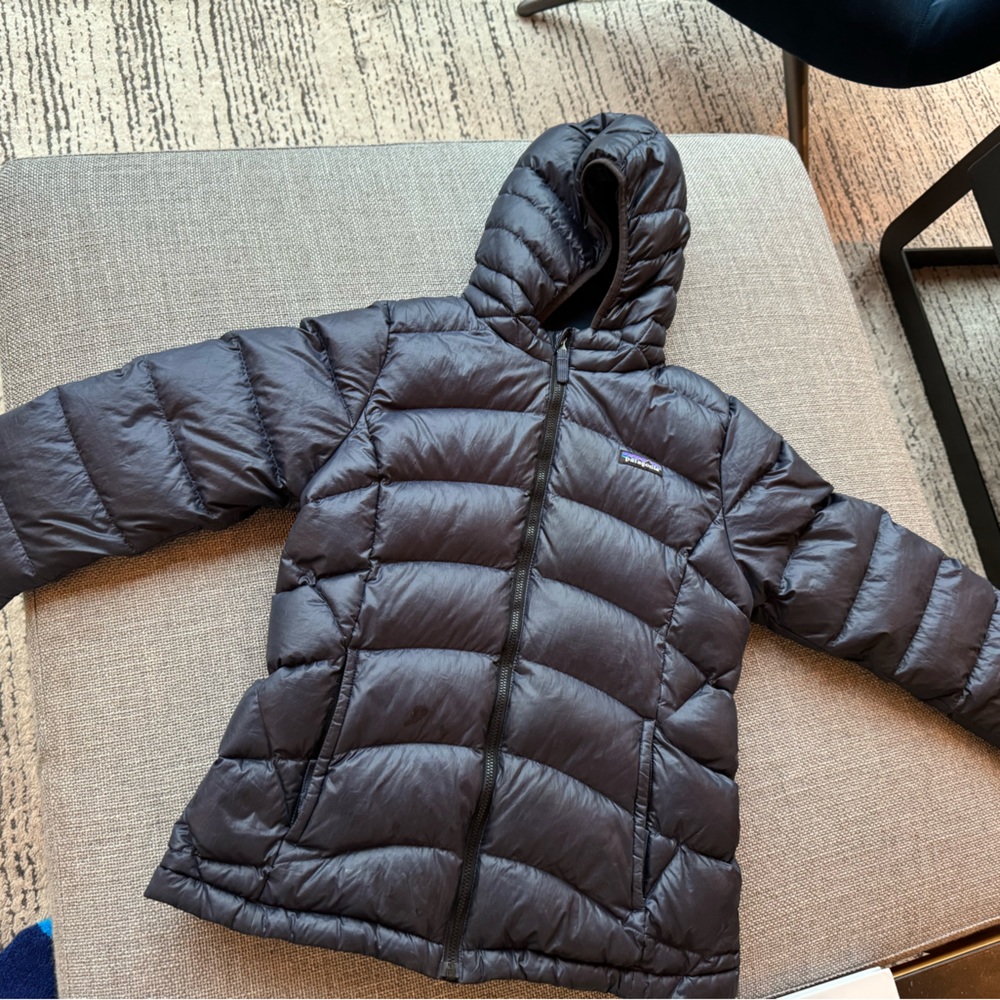 Patagonia girls’ purple/blue-ish winter coat, size Large/12